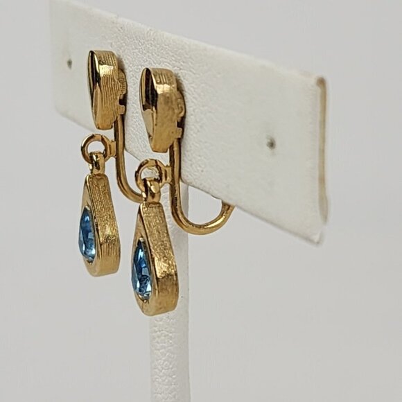 Vintage Avon Gold Tone Blue Stone Drop Clip On Earrings - Picture 2 of 4